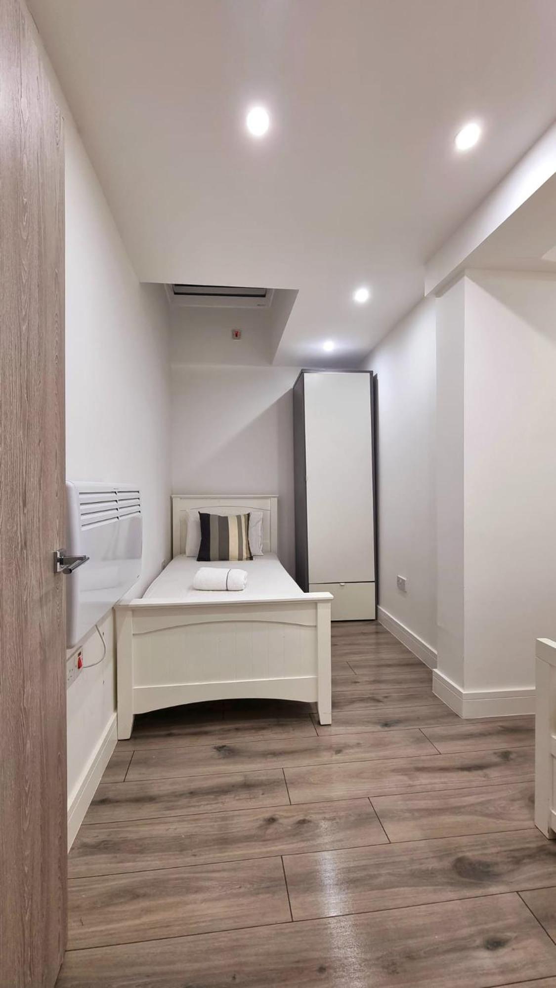 Brand New Flat Close To Turnpike Lane Tube Station Лондон Екстериор снимка