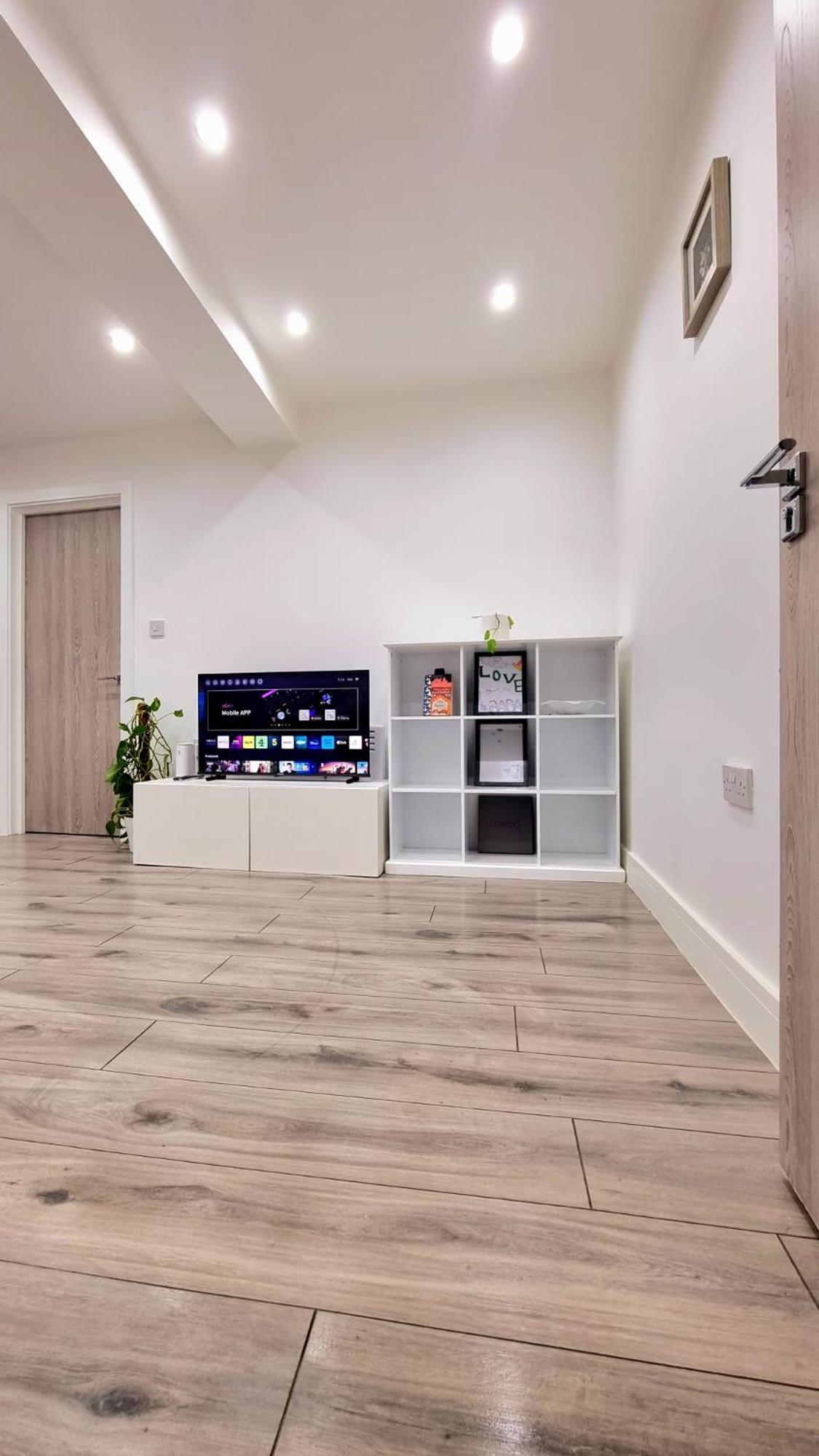 Brand New Flat Close To Turnpike Lane Tube Station Лондон Екстериор снимка